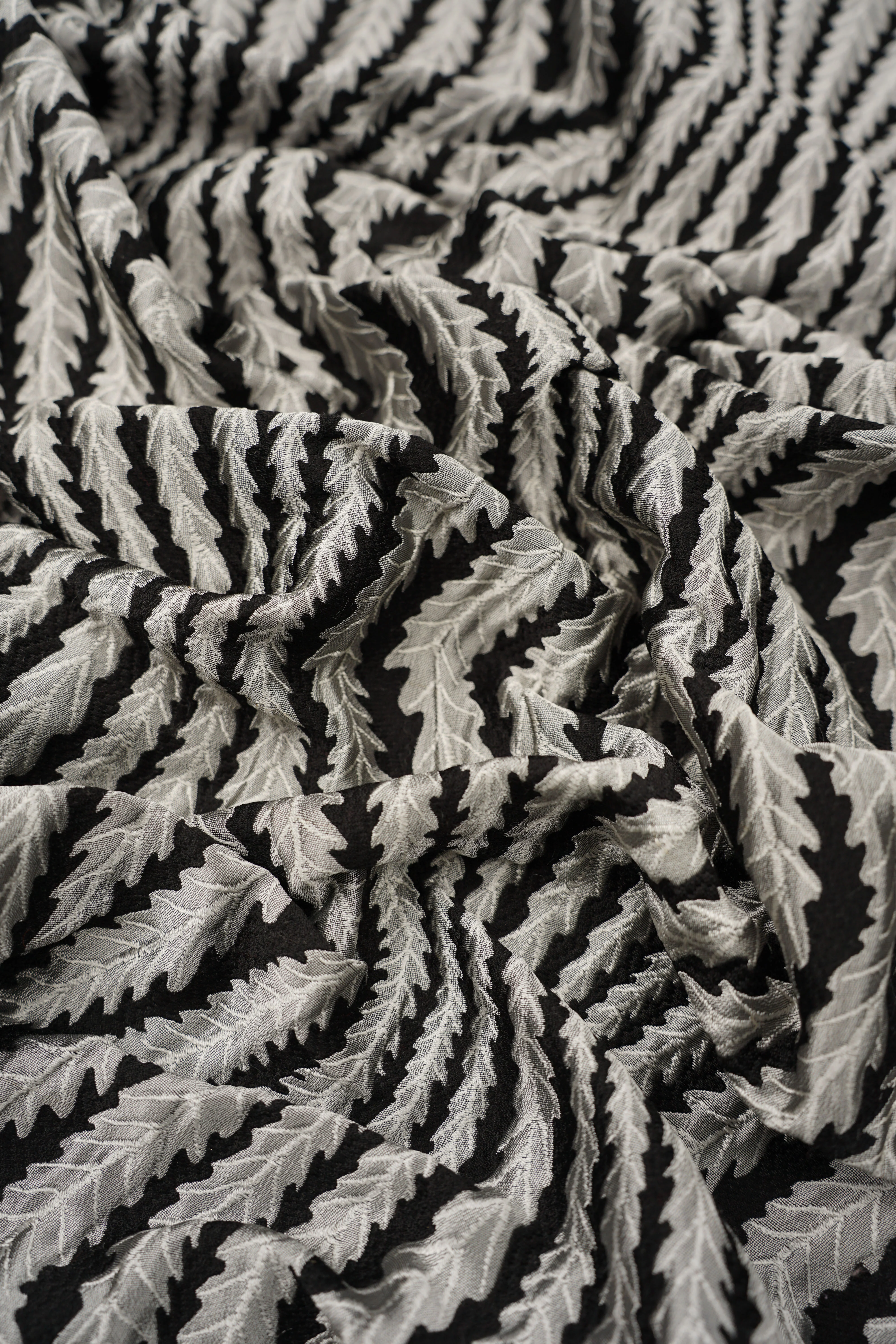 Brocade - Leaf pattern - Silver - MD 47,000 - Image 2