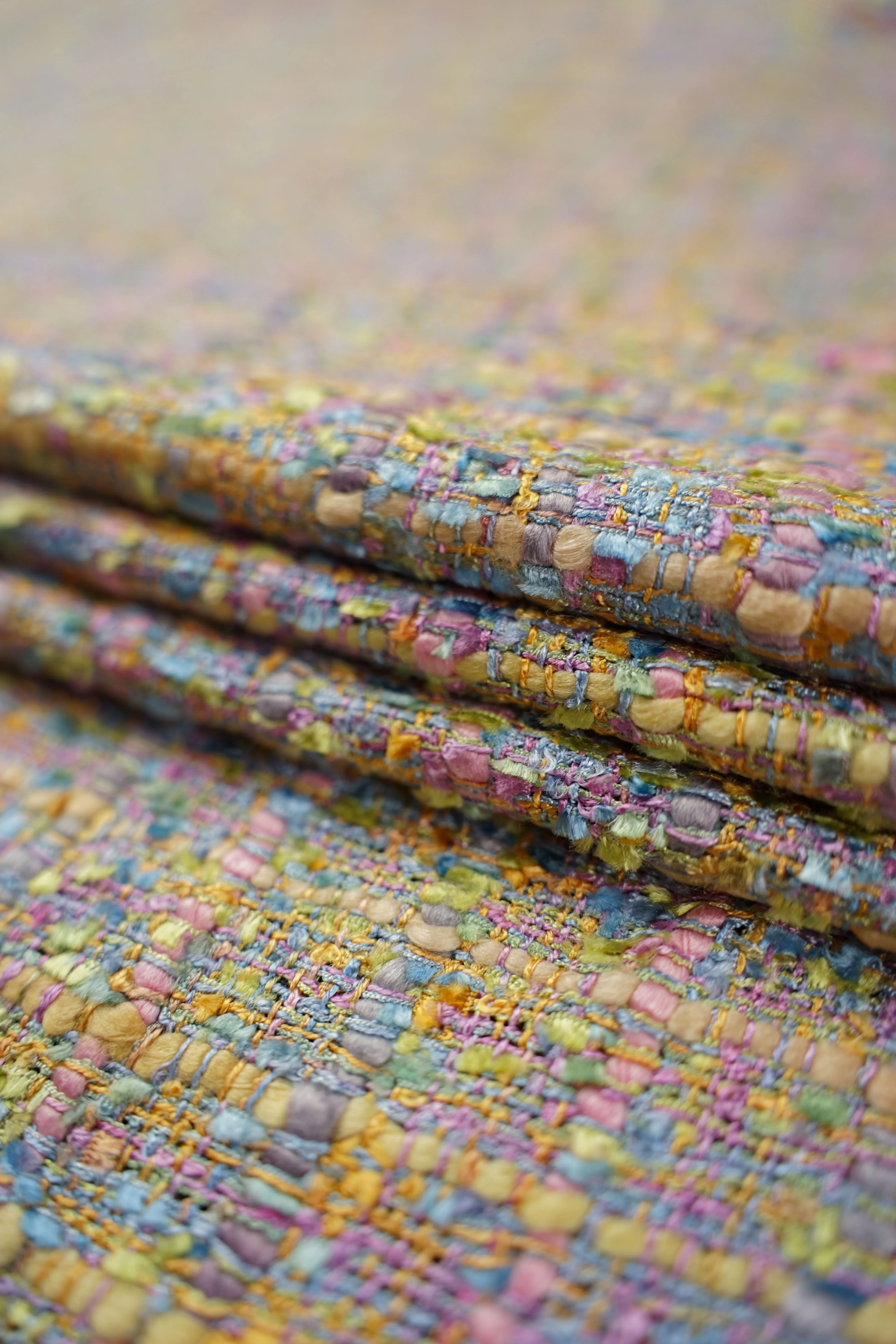 Italian Jacket fabric - "Chanel-Look" - Viscose - Bubblegum - fg.12 - Image 2