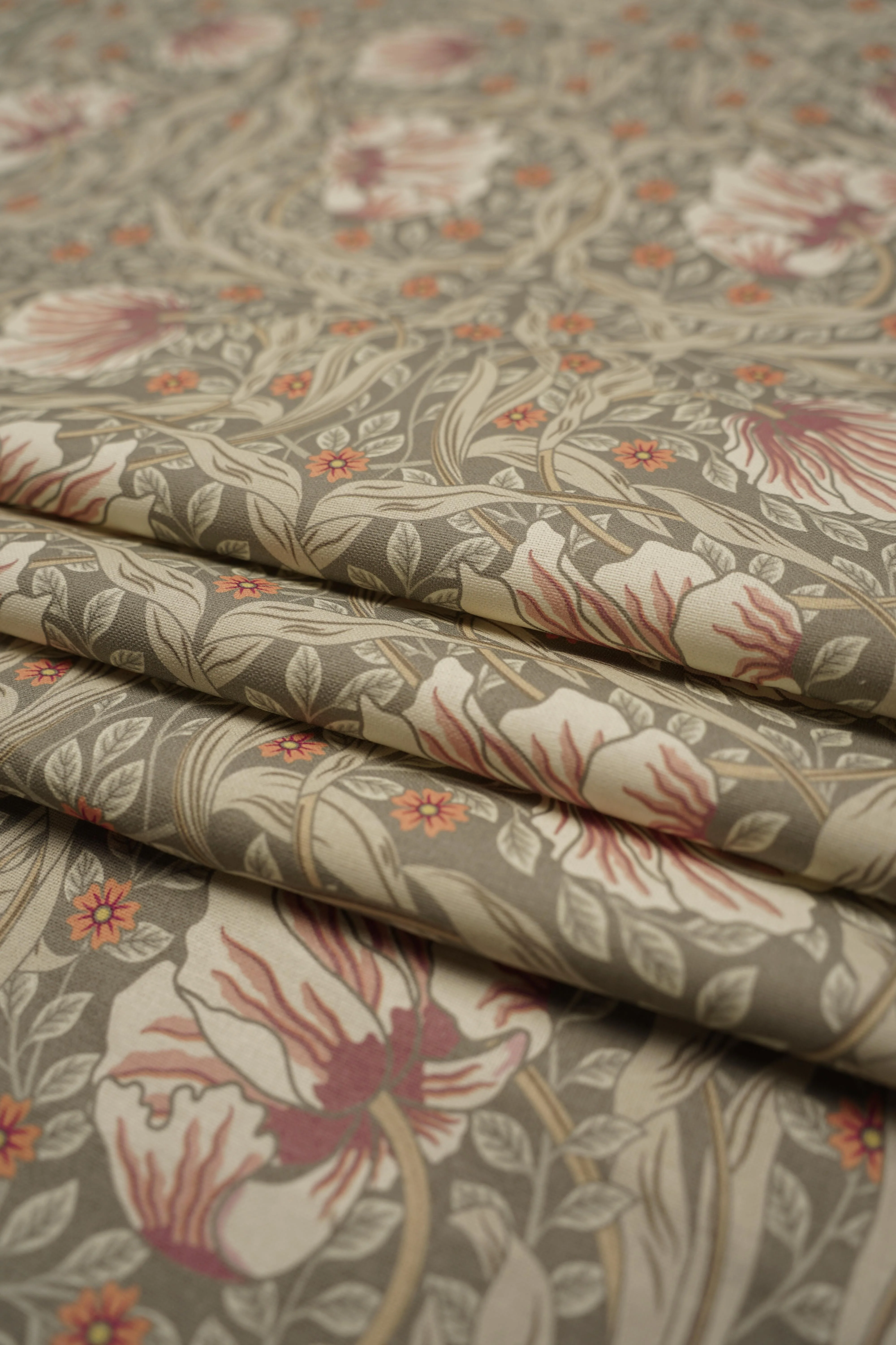 Jugend Pattern Upholstery Fabric Curtain Fabric - Cotton - Floral Entrapment - Mauve