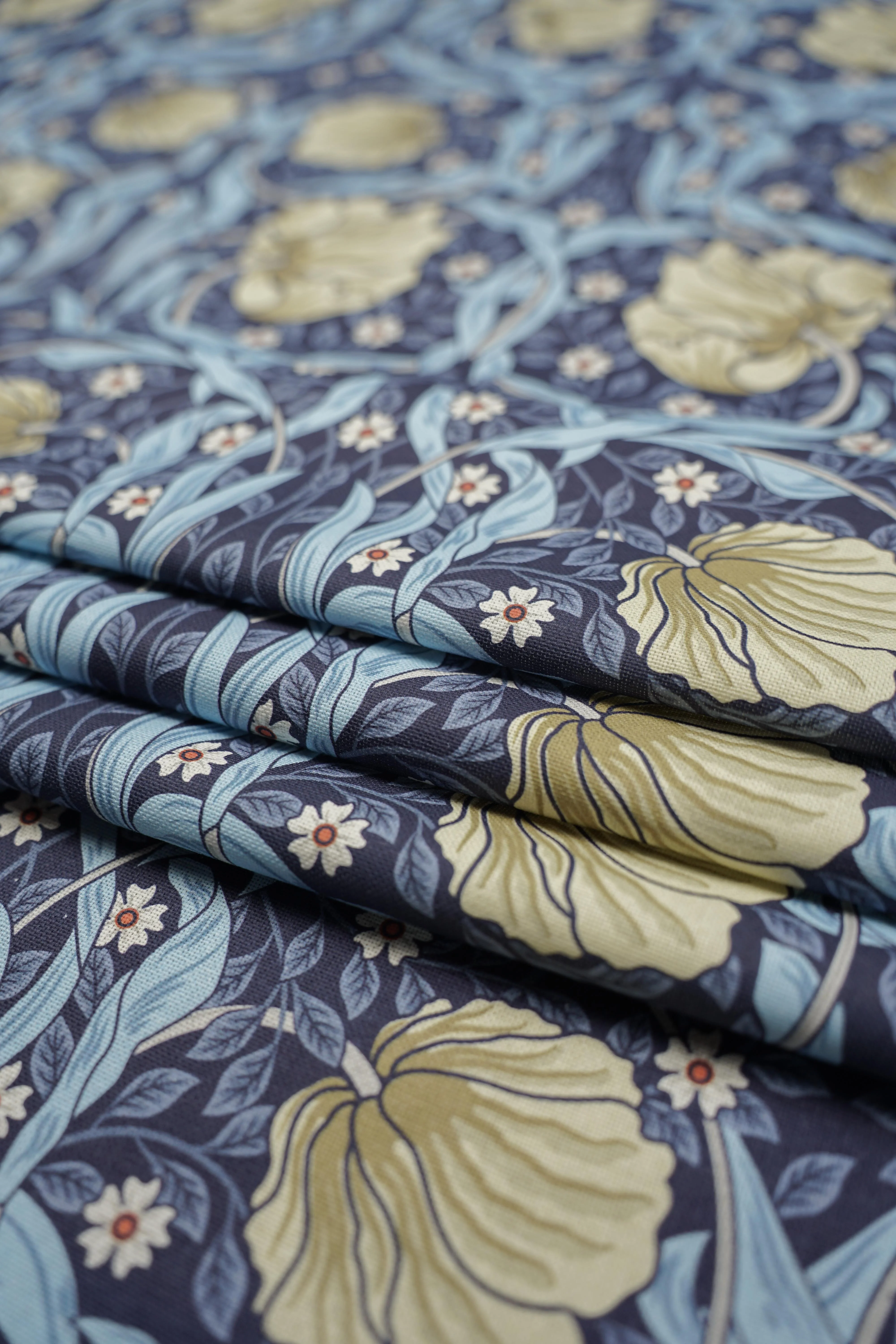Jugend Patterned Upholstery Fabric Curtain Fabric - Cotton - Floral Entrapment - Blue