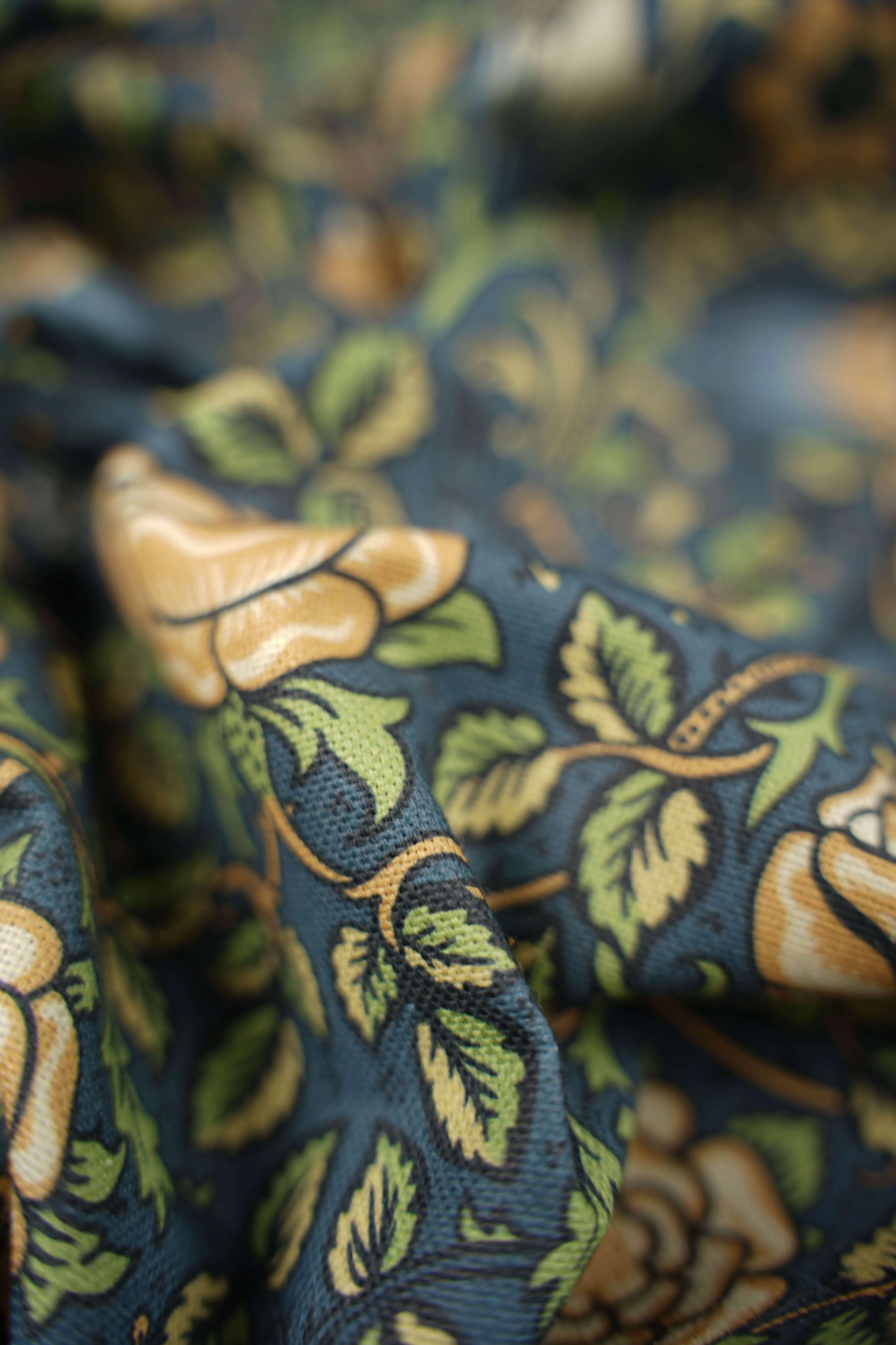Jugend Patterned Upholstery Fabric Curtain Fabric - Cotton - Rosey Bird - Navy Blue - Image 5