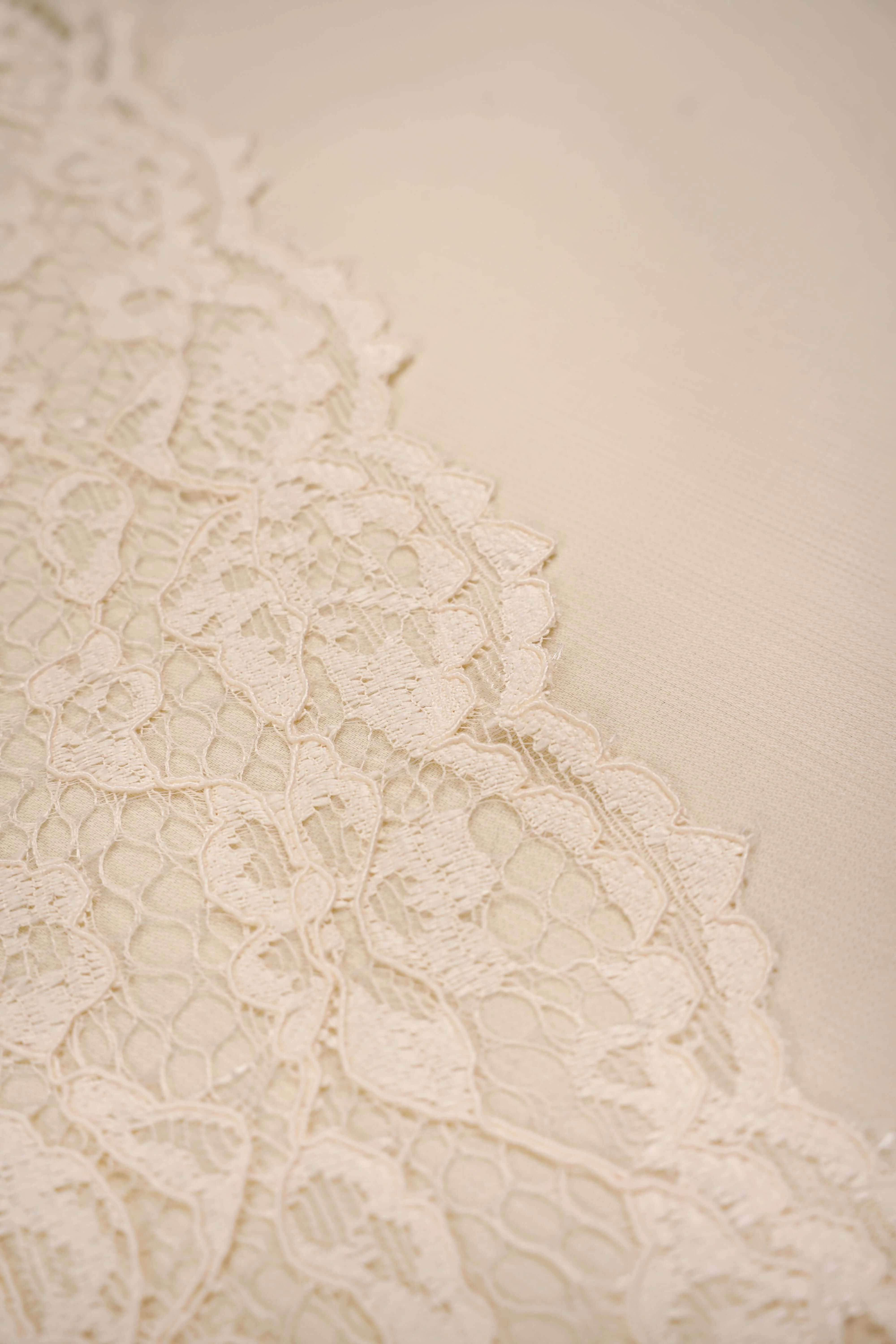 Lace - Heavy - Flowers - Ecru - 014 - Image 3