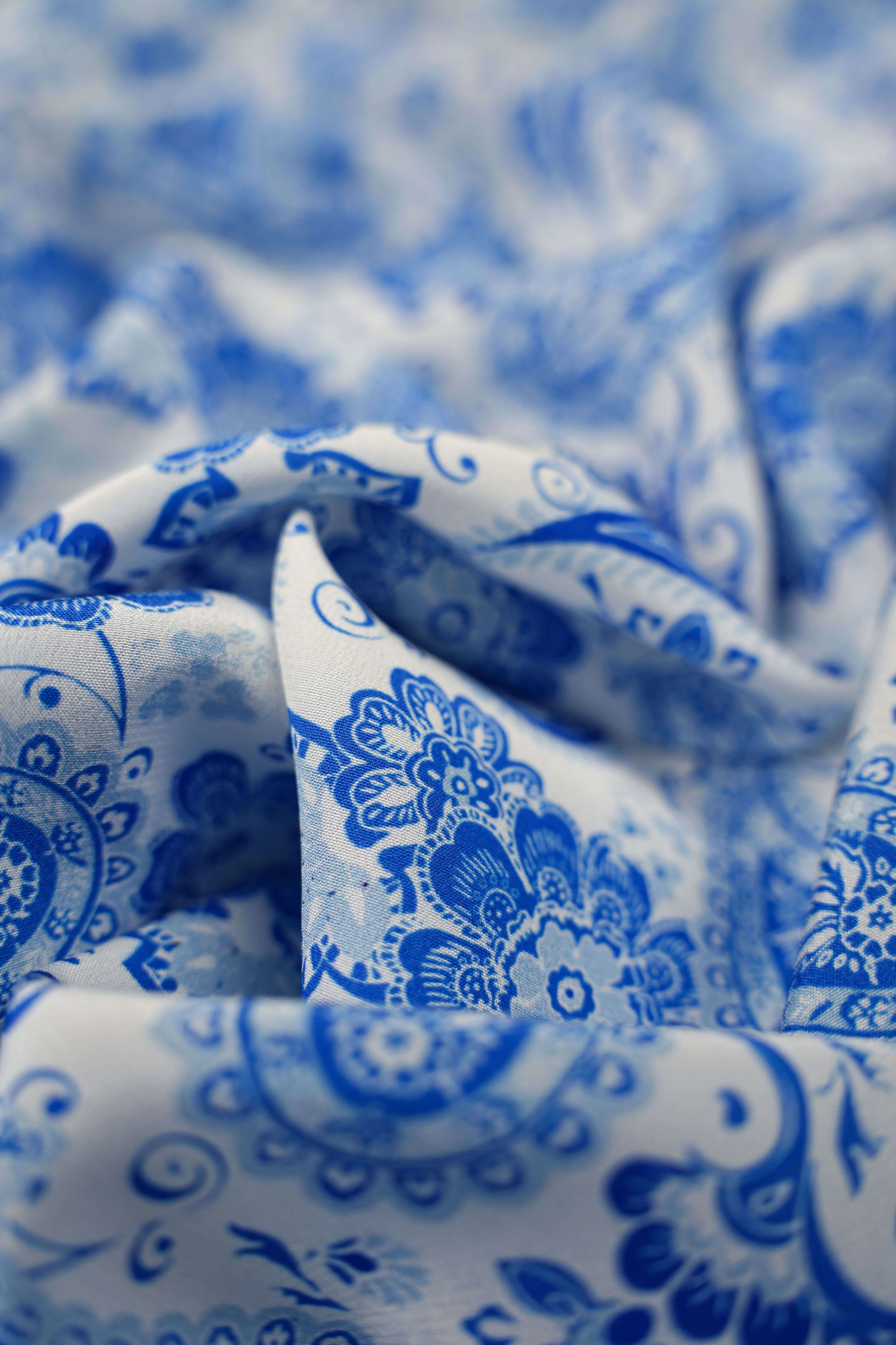 Made by GĂ„rda Textil - Silk - CrĂȘpe de Chine - Just Paisley - Blue/White - Image 4