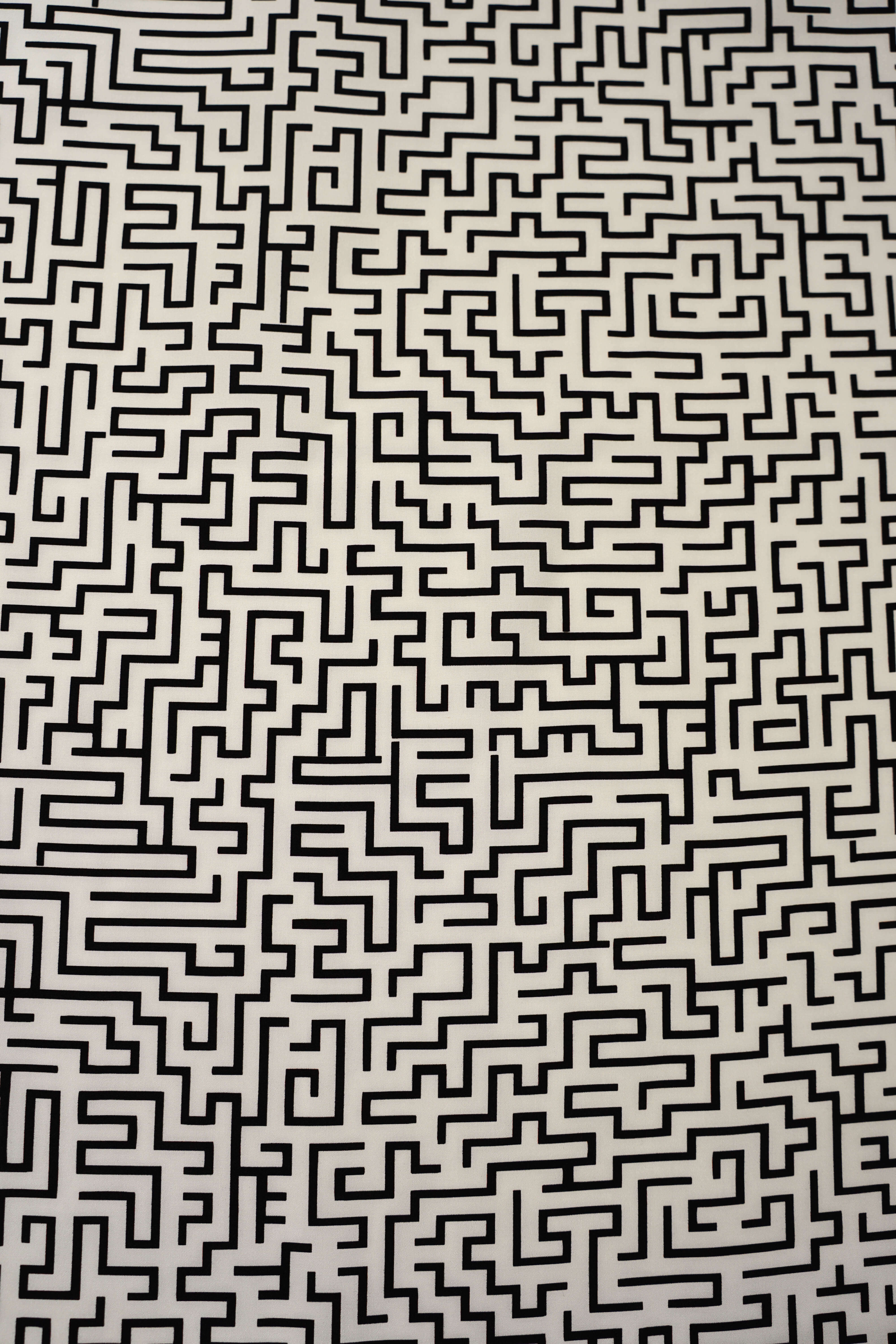 Made by GĂ„rda Textil - Silk - CrĂȘpe de Chine - Labyrinth - White/Black - Image 2