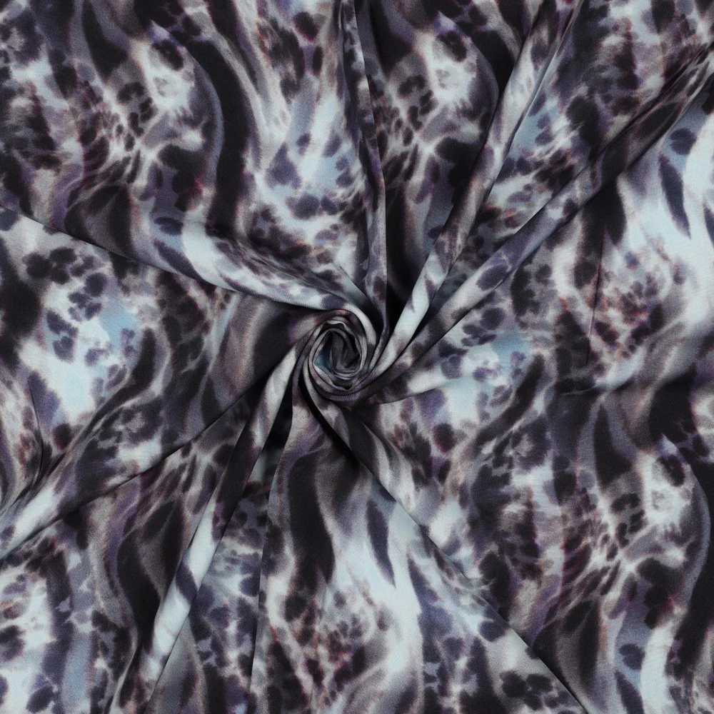 Patterned Viscose - Lenzing Ecovero - Animal Skin - Jeans - Image 3