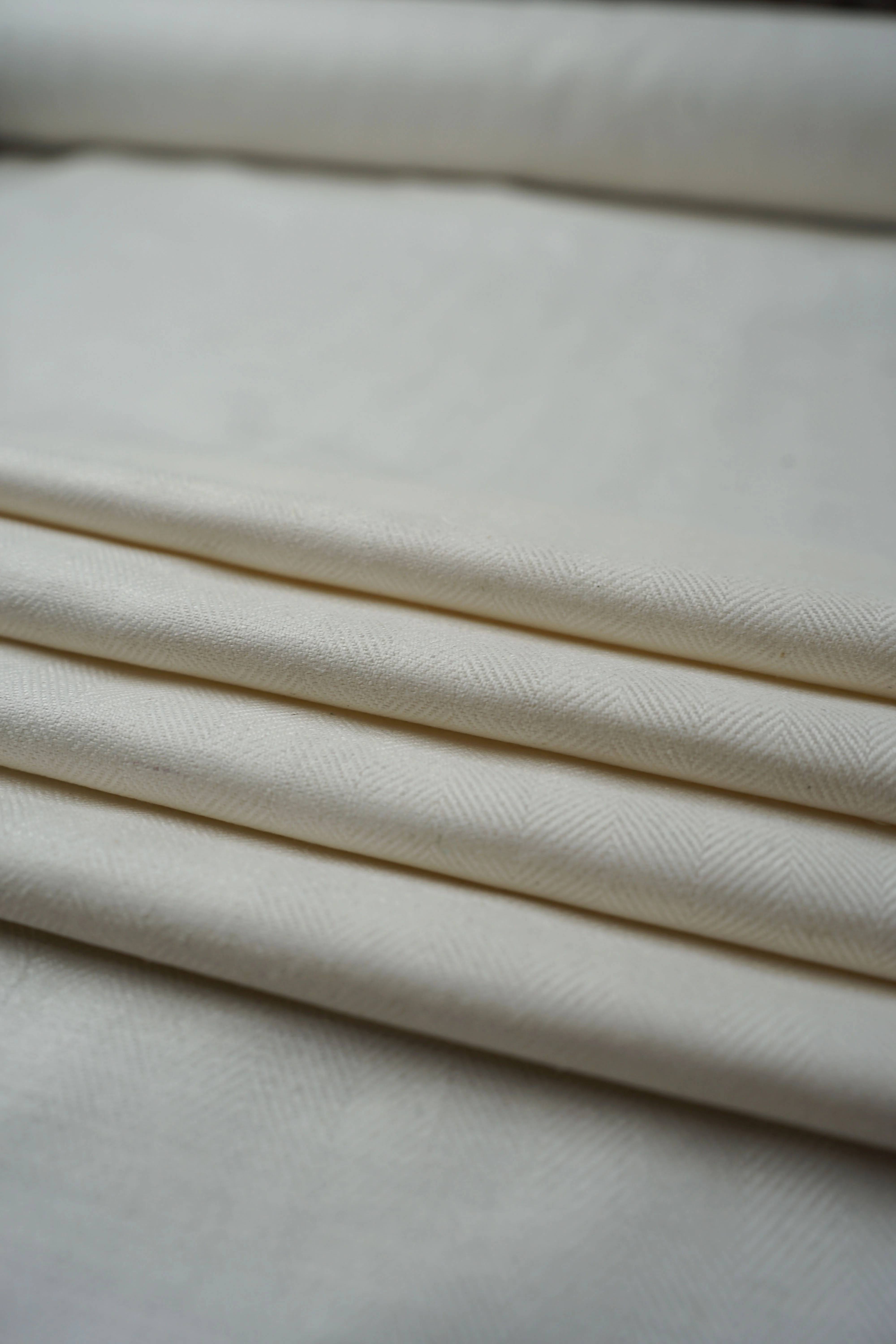 Vintage - Raw silk - Herringbone - Off-white - VS31 - Image 2
