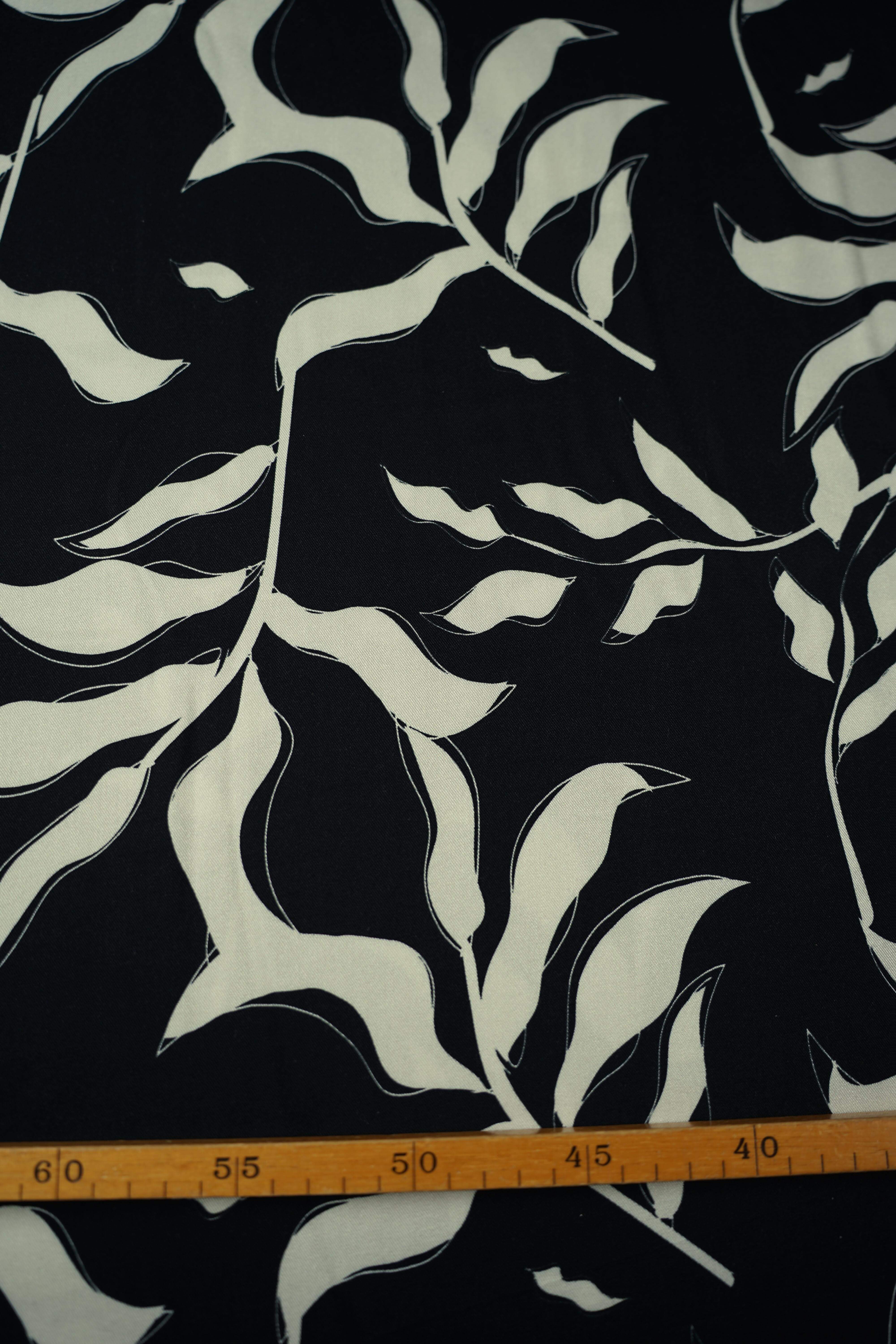 Viscose - Patterned - Twill - Soft - Black, Offwhite - 008 - Image 4